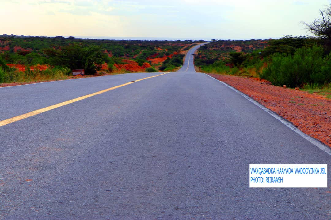 SLRoads's tweet photo. Jimce wanaagsan
Qaybtii 2AAD

La jimcayso Hayadda Horumarinta Wadooyinka

Munaasibadda Maalinta Barakeysan ee Jimcaha, waxaannu idila wadaageynaa qeybo ka mid ah waxqabadka Hay'adda Horumarinta Waddooyinka Soomaliland.

Wadada Hargaysa - Kalabaydh

#JummaMubarak
#Waxqabad 
#RDA https://t.co/VQXDQSXp9N