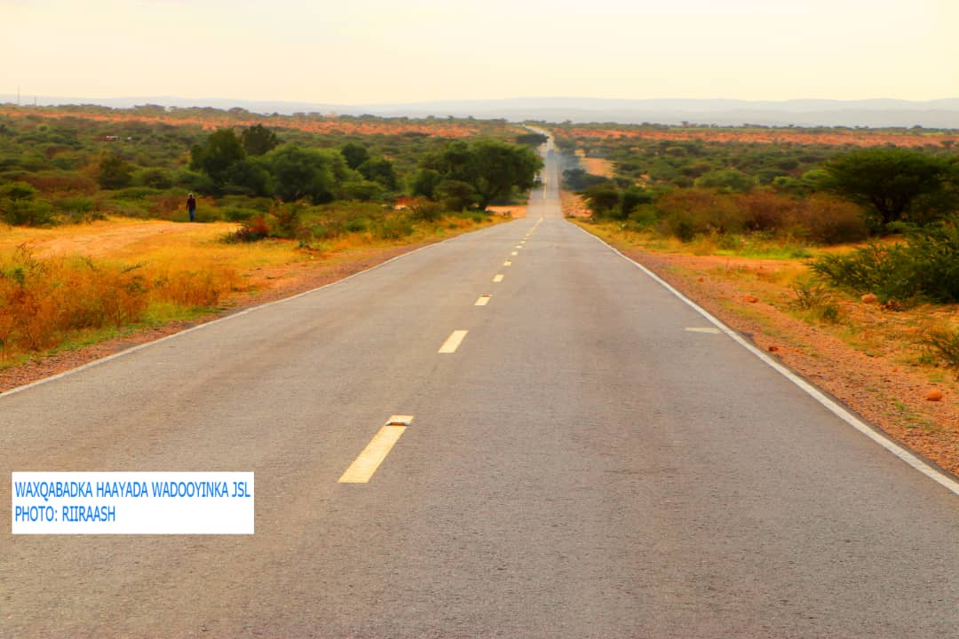 SLRoads's tweet photo. Jimce wanaagsan
Qaybtii 2AAD

La jimcayso Hayadda Horumarinta Wadooyinka

Munaasibadda Maalinta Barakeysan ee Jimcaha, waxaannu idila wadaageynaa qeybo ka mid ah waxqabadka Hay'adda Horumarinta Waddooyinka Soomaliland.

Wadada Hargaysa - Kalabaydh

#JummaMubarak
#Waxqabad 
#RDA https://t.co/VQXDQSXp9N
