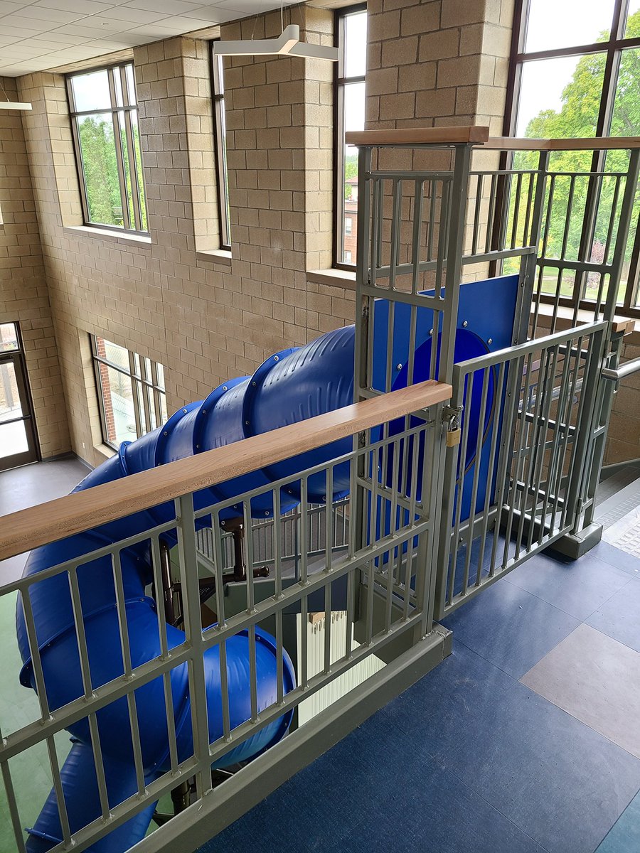 CongerBuilt's tweet image. Gone are the days of dreaded library time - A slide from the 2nd floor to the media center where there is also a Lego wall and weaving wall waiting for kids at Bethany School??!! A sensory kids dream come true! #CongerBuilt #BuildingFuturers #k12 @bethany_school @EmersionDesign
