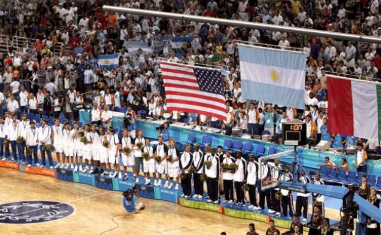 Hoy conmemoramos el día del deporte argentino y sentimos el orgullo de tener en el #TeamGPSports a varios protagonistas de aquel hito histórico en Atenas 2004. ¡Gracias eternas!🥇🏀 <a href="/manuginobili/">Manu Ginobili</a> <a href="/obricio7/">fabricio oberto</a> <a href="/alemontecchia/">Ale Montecchia</a> <a href="/ColoWolko/">Colo Wolkowyski</a> #RubenMagnano <a href="/fhduro/">Fernando Duro</a> 👏🏼