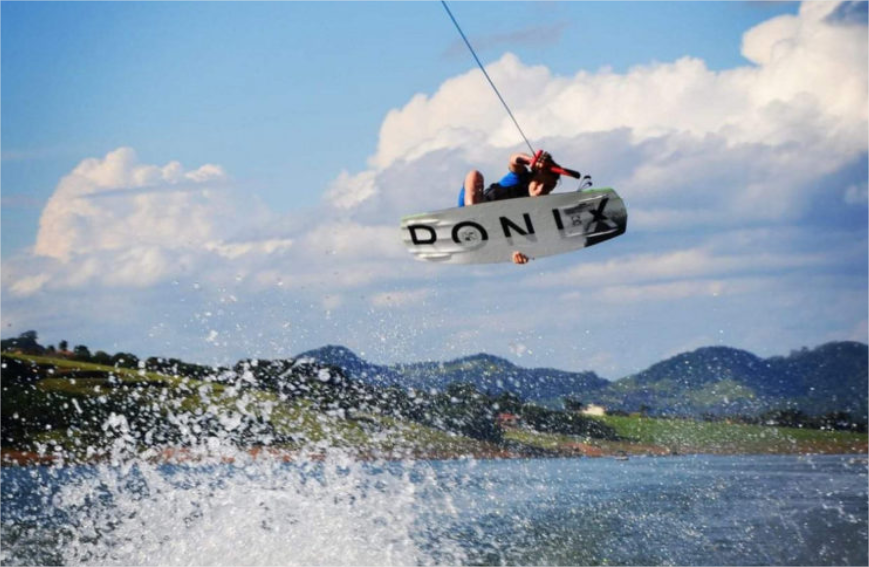 JulienVanC's tweet photo. Seine-et-Marne - 🌊🌊 Les championnats de France de wakeboard à #Chartrettes ce week-end https://t.co/424yPliEwB via @LaRep77 https://t.co/HIXyIMUQMB