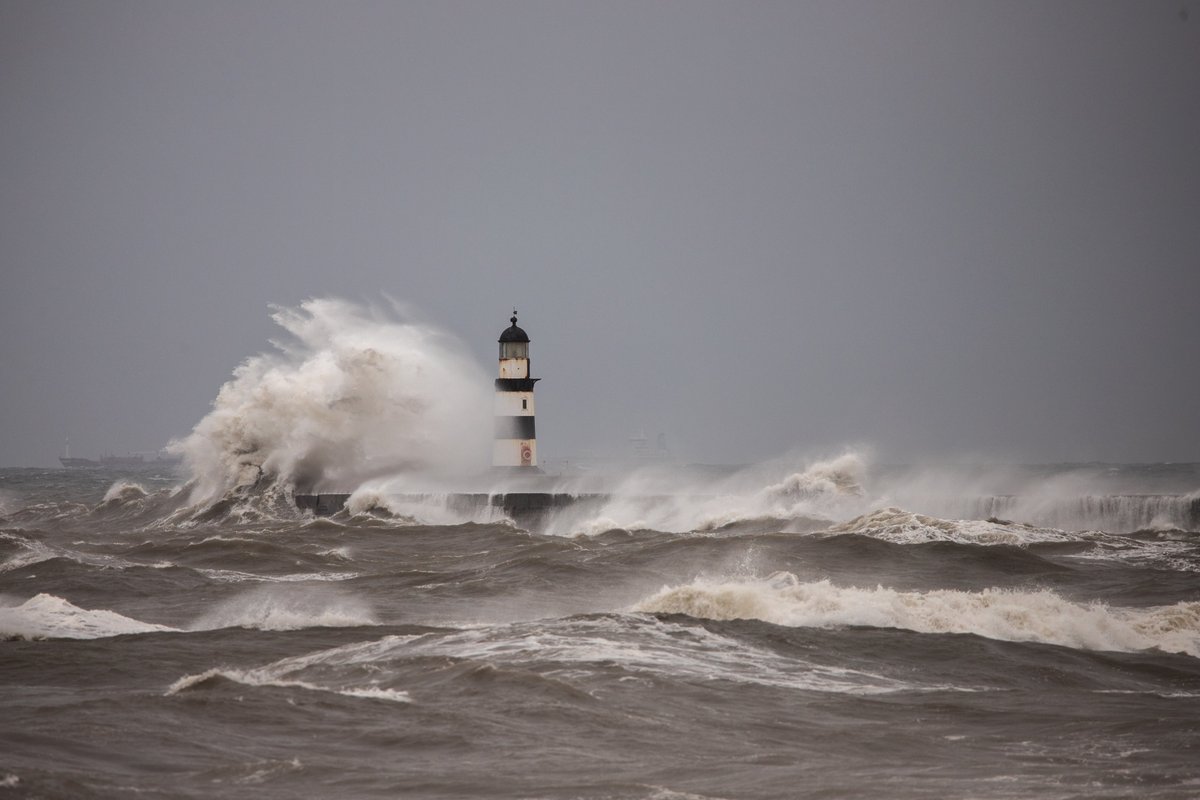 simoncwoodley's tweet photo. "Storm Laura" High winds and big waves at Seaham Harbour in County Durham today @StormHour @EarthandClouds @ThePhotoHour #Stormlaura https://t.co/VYTSHfl09d