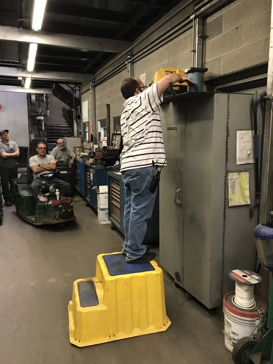 UPS_CTBaSE's tweet photo. Here Tyler demonstrates the proper way to lift/lower objects above eye level using tools, such as load stands you can see above the object and remove any potential dangers then you can move the object while keeping it in your power-zone. @safetyfirstNED #nedaugust2020takeaway https://t.co/a1qvY8S2ni