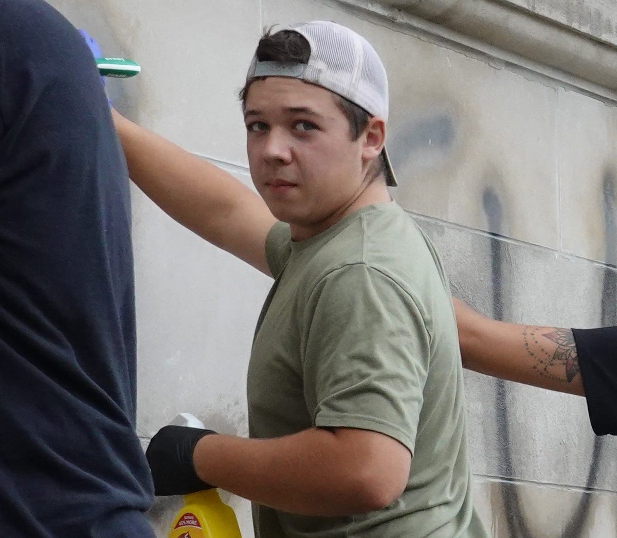 wyntermitchell's tweet image. I’ll see your Kyle Rittenhouse cleaning graffiti and raise you a Ted Bundy doing dishes.