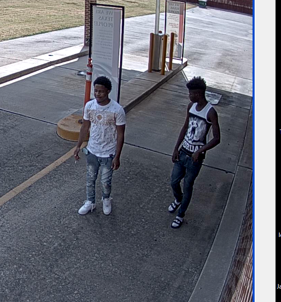 fortworthpd's tweet photo. #HeadsUp 

Do you recognize these suspects? They fired four shots at a family of four - the family was part of an overnight cleaning crew.

Please call 817-392-4730 with any information. https://t.co/DVU0myKfPK