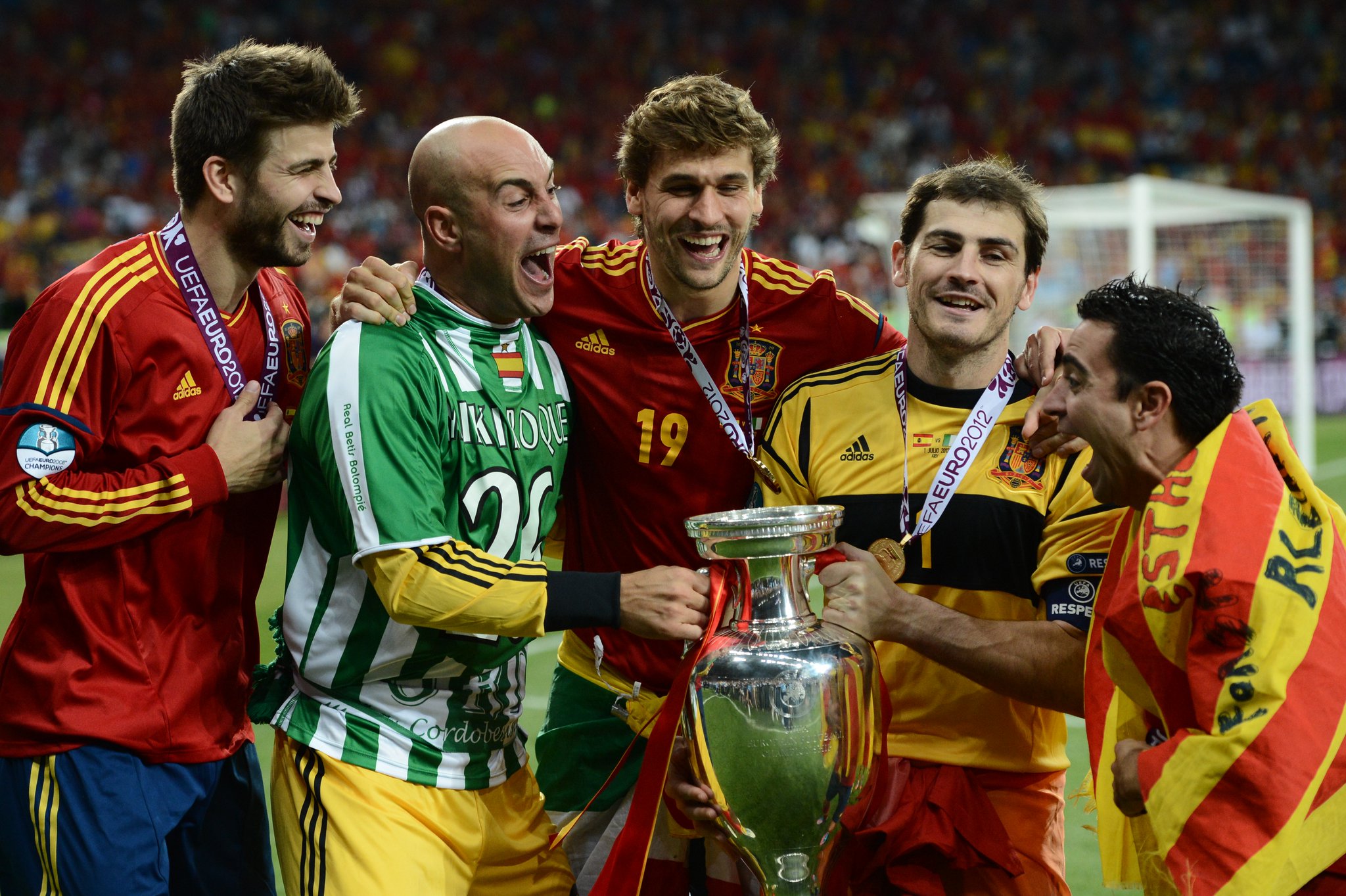  EURO 2008 EURO 2012  Happy birthday, Pepe Reina  | | 