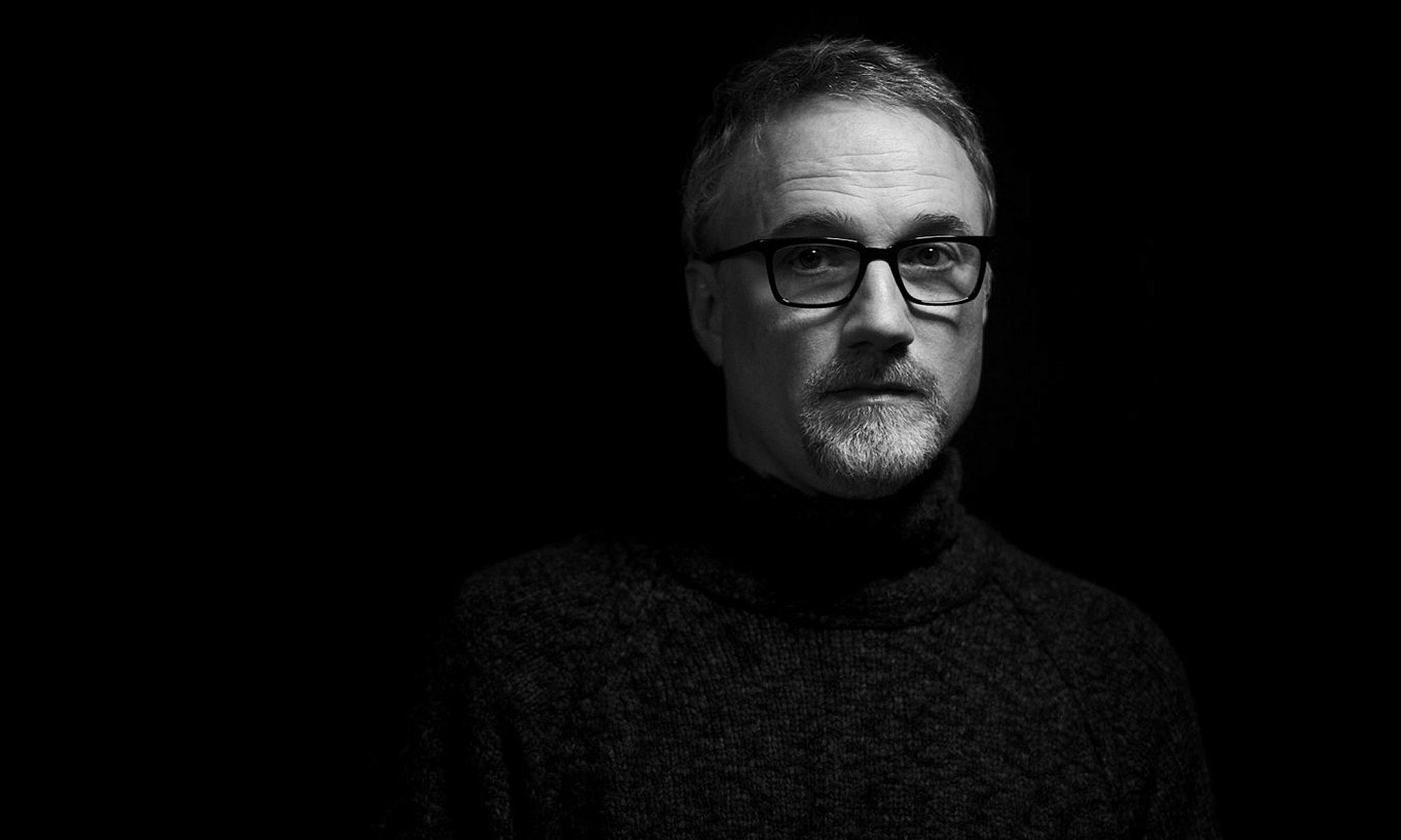 Happy birthday to David Fincher! 

My top 5:
The Social Network
Zodiac
Seven
Gone Girl
Girl with the Dragon Tattoo 