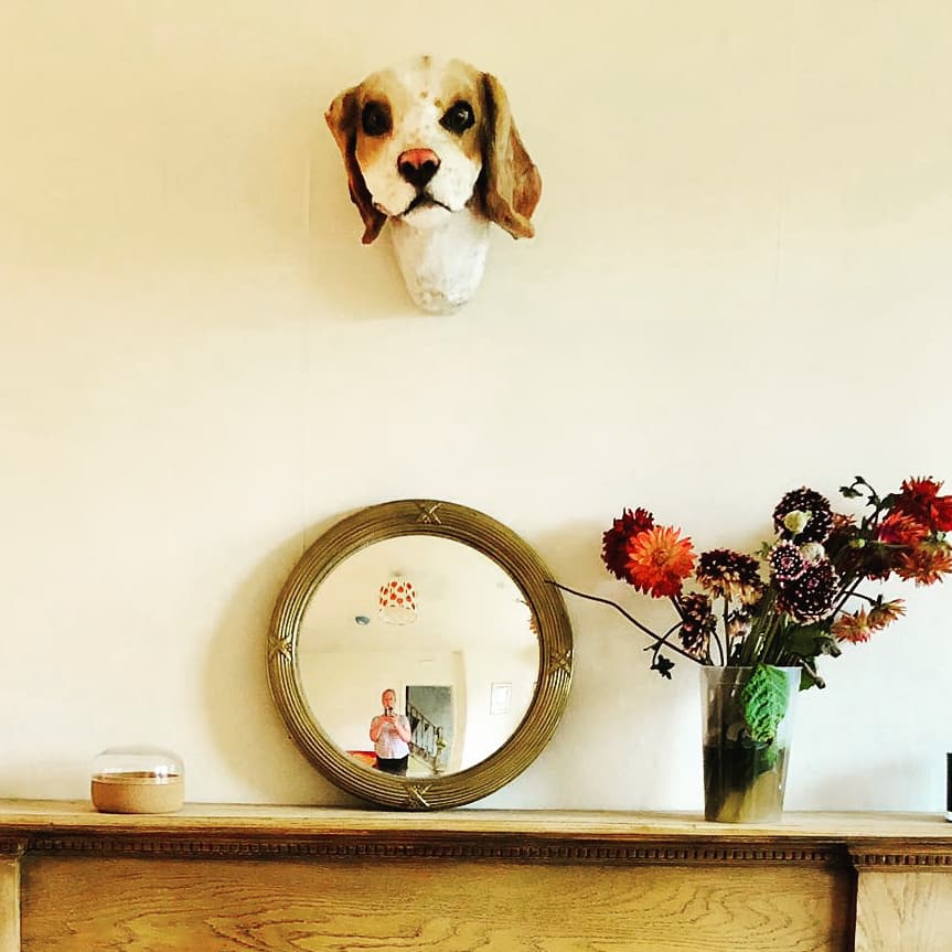 Visual2ArtS's tweet photo. My paper mache dog found his space in a loving home ❤ Absolutely loved working on that commission❤
#dog
#papermache
#sculpture
#Dali
#wallpiece
#art
#upcycling
#art
#gift
#commissionsopen https://t.co/SBSlLaRzEb