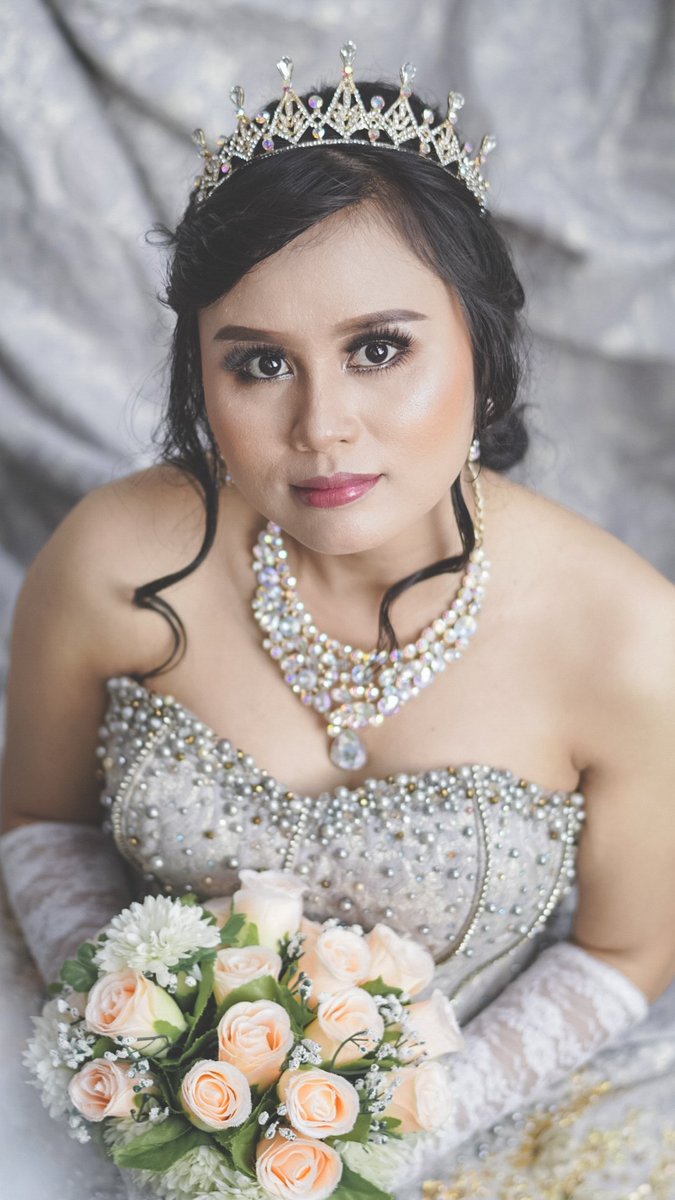 Tunjukkan punya kalian gaeess dan perlihatkan seberapa besar rudal darat yang dimiliki...🤣🤣

Jika berminat jangan plin-plan gaeess langsung saja inbox Trima kasiii...Tangan melipat

#crott #crotdimulut #pejuhin #wifey #sexy #wedding #prewedding