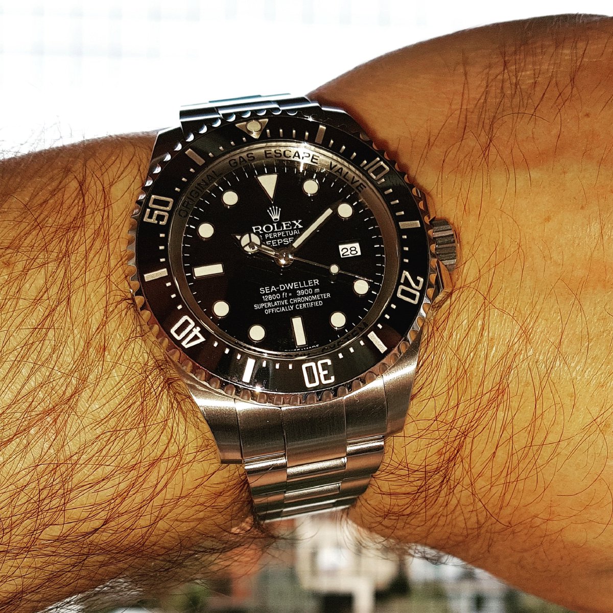 mate_cimarron's tweet photo. #Rolex #SeaDweller #DeepSea 44mm 3900M Ref. 116610 #Diver #Divers #Dive #COSC #RolexDiver #RolexWatch #RolexPassion #Orologi #Montres #Watch #Watches #Luxury #luxurywatches #luxurywatch #Timepieces #Timepiece #Wristwatch #RelojesEspeciales #Reloj #Relojes #Art ► https://t.co/NFWeFgu6Q9