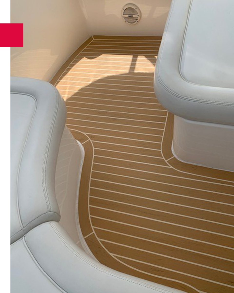 PlasDECK's tweet image. Silverton 42 Convertible 2000, Hybrid Style 'Blonde with Off-White Lines' installed by PlasDECK. 

#syntheticteak #plasdeck #coolprojects #diyprojects #silvertonyachts @silvertonyachts #boatinglife #boatproject