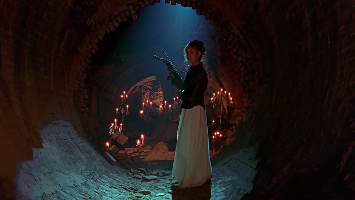 levmauc's tweet photo. El 1 de septiembre llega a Amazon todas las temporadas de BUFFY CAZAVAMPIROS, la serie de Joss Whedon que situaba en Sunnydale el centro de todos los males. Todo un icono pop que trascendió por su mala baba, su arsenal de monstruos, su humor negro y sus dosis de acción/terror. https://t.co/b92fn78W4L