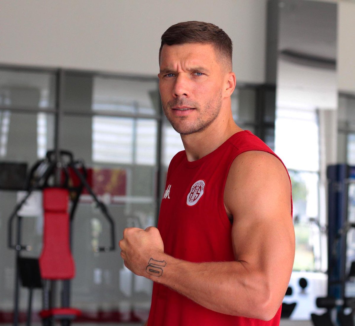 Lukas Podolski Com Scorpion Practice Dontgiveup Lp10 Antalyaspor