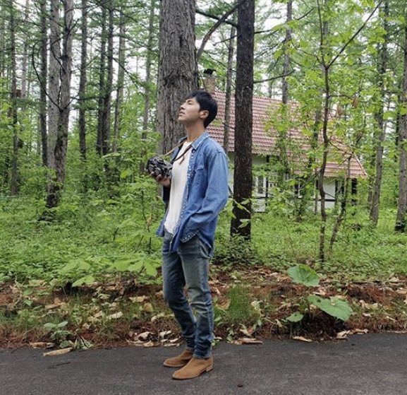 Yunho serving us boyfriend look (3)Retweet for city dateLike for countryside date