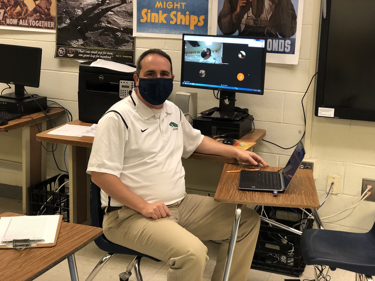 Lakewood High School teachers are excited and ready to welcome back  their students through virtual instruction! <a href="/DrPenK/">𝓓𝓻. 𝓟𝓮𝓷𝓮𝓵𝓸𝓹𝓮 𝓔. 𝓜𝓪𝓻𝓽𝓲𝓷-𝓚𝓷𝓸𝔁🎶</a> <a href="/lamontlmoore/">Lamont Moore</a> @LHS_Principal25