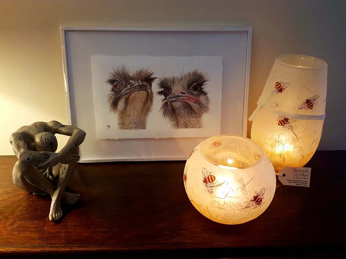 drjenny88's tweet photo. Autumn is such a great time of year to appreciate beautiful art, especially when that art has such a cosy feel. Definitely the kind of day for snuggling under blankets! #autumn #art #CosySpaces #SelfCare https://t.co/PEt2JoojPH