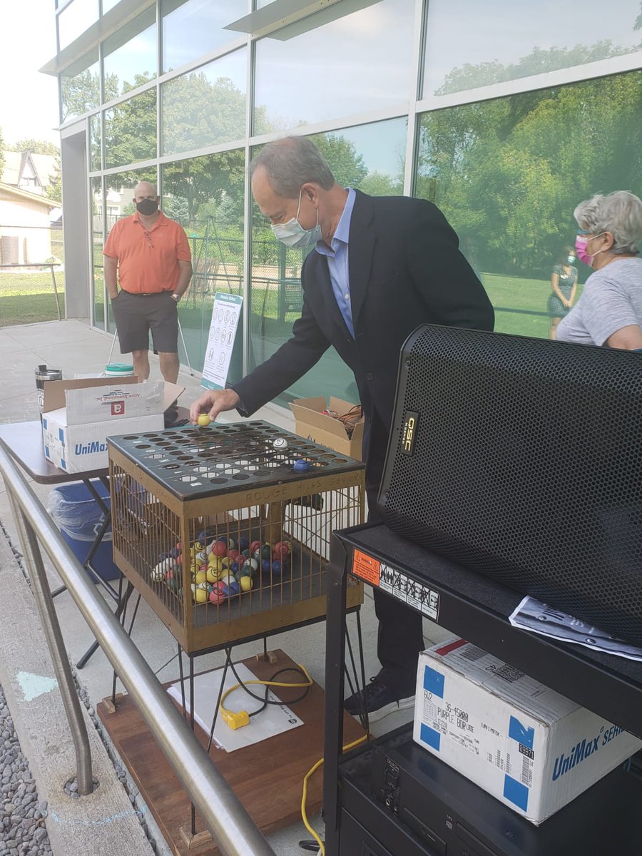 PBethlenfalvy's tweet image. Great to join #Pickering seniors this morning with their dabbers with Deputy Mayor, @kevinashe1 to enjoy some Bingo outdoors. @CityofPickering launched a great new initiative that  55-plus Pickering residents are supported through activities in our community!
#PickeringProud