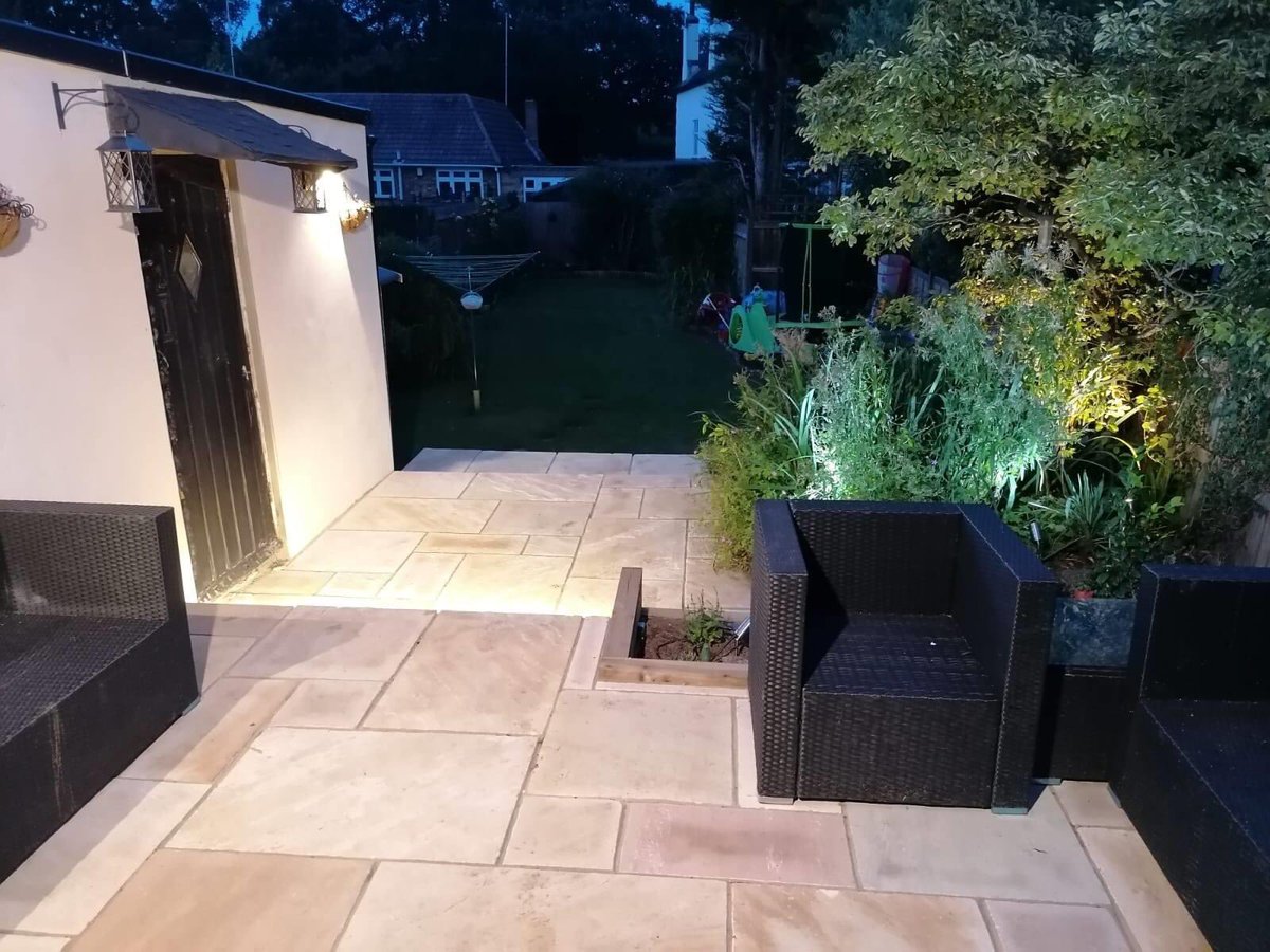 chowellbuilders's tweet photo. Little #Mintsandstone #patio lit up in #Loughton #essex Thanks to @_LONDONSTONE for supplying the #sandstone once again ๐๐ป https://t.co/q3vC09WFBx