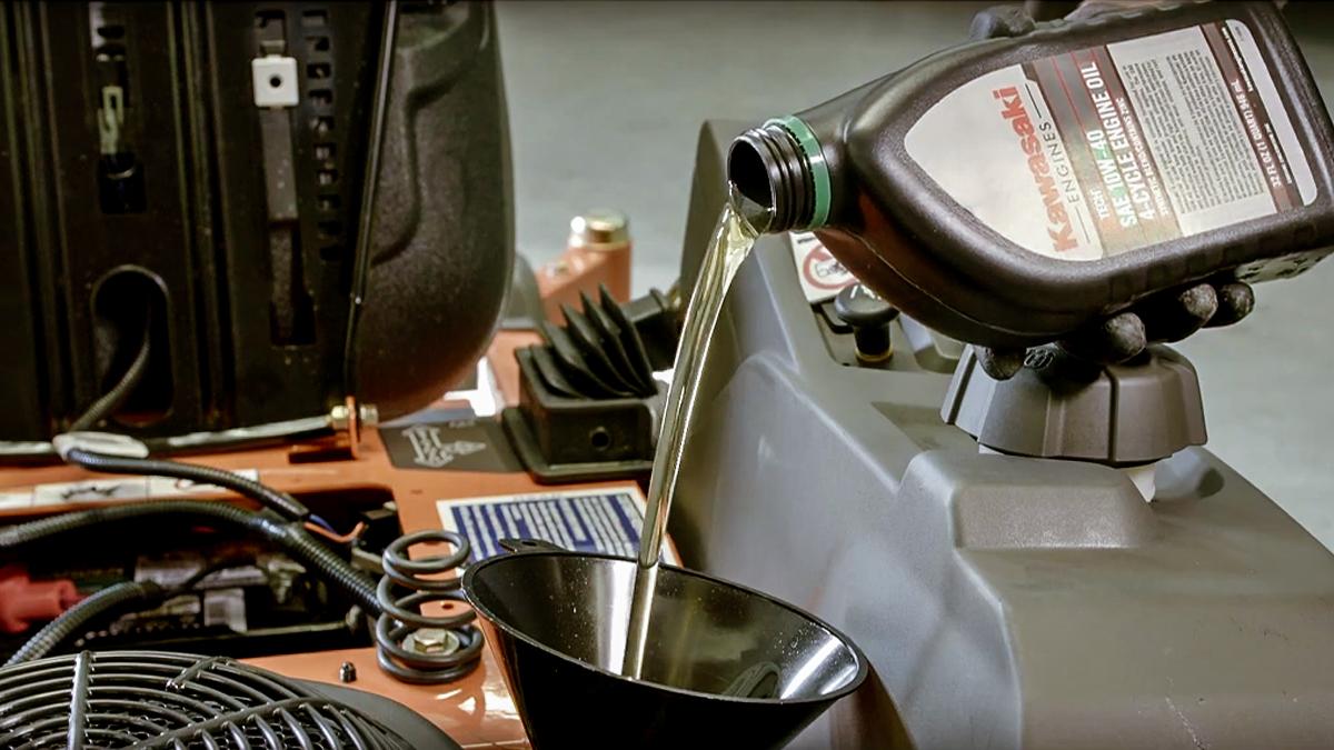 KAWPower's tweet image. The key to getting the most out of your engine is performing regular maintenance and using genuine Kawasaki engine parts like Ktech oil to avoid premature wear. bit.ly/2EiJVnv