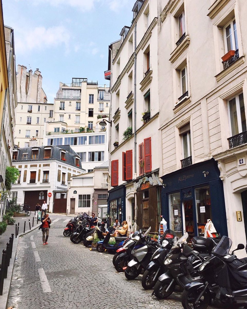 LHotel's tweet photo. Behind the bustle of the Parisian streets is a secret life charming balconies and incredible views and L’Hotel is no different ✨

📷 https://t.co/n0n4otbnTg

#charmingparis #loveparis #parismood #parisphotography #bluesky #beautifulparis #paris https://t.co/fSsvmSVTst