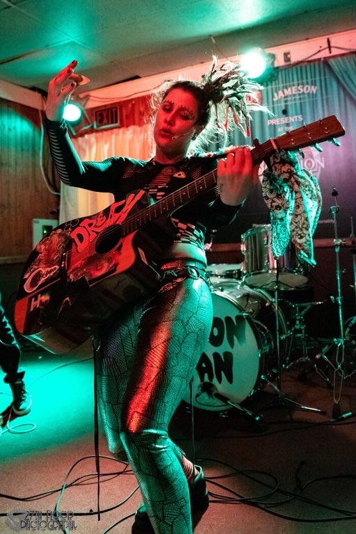 Hey friends❤️👋 Today we’ve got a super special #TGIF stream for you! The Universe Featuring Ray is sure to knock ur socks off with her powerful energy and soulful ballads 🔥 Ray is live at 8 pm EST! Tune in via our website directly - musictogether.ca ☀️