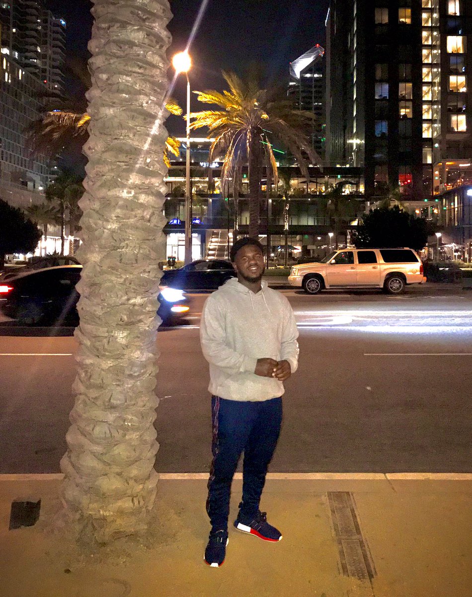 El_Mainer's tweet photo. Swear to god bruh I wish that I could come get you, all these niggas around really ain’t ma niggas 💯💔 #FreeChap https://t.co/Dk8bD7qreT