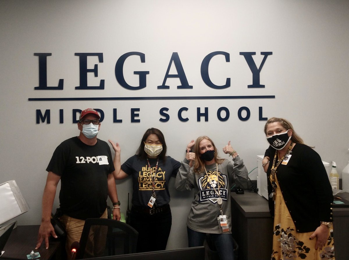12pointsigns's tweet image. Thank you @LegacyMiddle for allowing us to install your new dimensional wall display in your school office! Perfect timing to welcome the kiddos back to school! ✏️🍎
.
#walldisplay#dimensionalletters  #officegraphics #schooldesigns #experientialgraphics #lobbysigns
