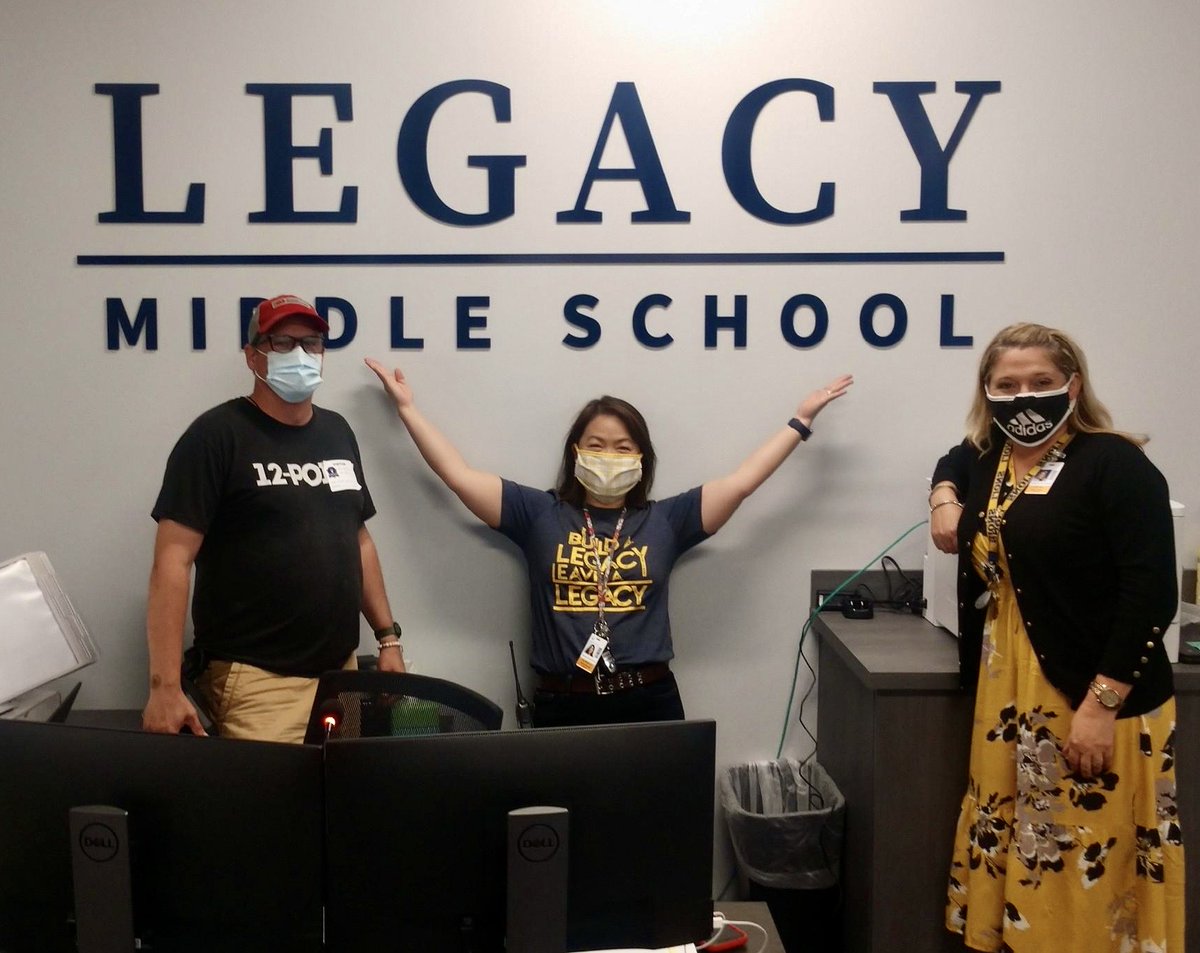 12pointsigns's tweet image. Thank you @LegacyMiddle for allowing us to install your new dimensional wall display in your school office! Perfect timing to welcome the kiddos back to school! ✏️🍎
.
#walldisplay#dimensionalletters  #officegraphics #schooldesigns #experientialgraphics #lobbysigns