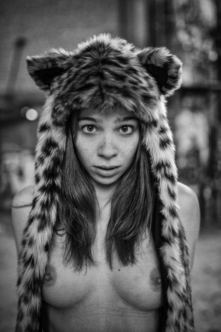 shoot in #naturallight with my #cheetah hat :-) Feeling wild :-p #topless100 #eyes #aftertheropes https://t<a href="/tag/naturallight"class="tags">#naturallight</a><a href="/tag/cheetah"class="tags">#cheetah</a><a href="/tag/eyes"class="tags"><span>#eyes</span></a><a href="/tag/topless100"class="tags"><span>#topless100</span></a><a href="/tag/aftertheropes"class="tags"><span>#aftertheropes</span></a>