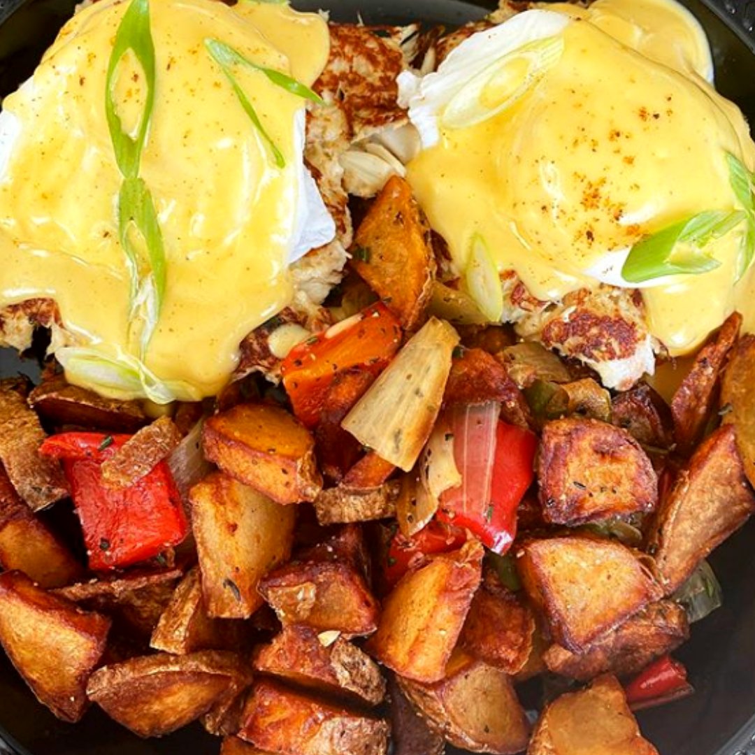 cavsriverdeck's tweet photo. You definitely need this in your life...Get your reservations in for Brunch this weekend...11a-3p every Sat &amp; Sun! 🍳☀️

Menu: https://t.co/lTRnIkoK2J
Reservations: https://t.co/IXcLdlnapD
📸:: Eggs Benny @philmycravings on IG https://t.co/iuQgLf4mmn