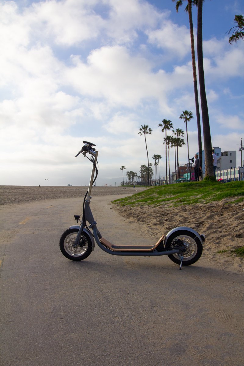 nitobikesus's tweet photo. N1e is 100% electric and charges in just 3 hours. That means more beach time and less waiting 🌴

#escooter #Sustainability #sustainableliving https://t.co/Qq34OFrIjH