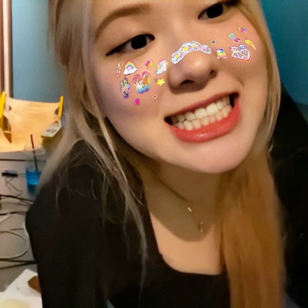 Rose tweet media