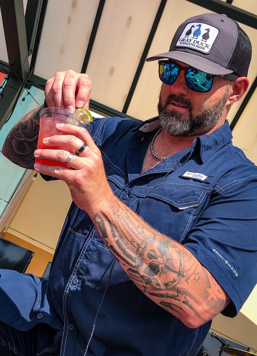 grayduckspirits's tweet photo. Not too late to enjoy some Gray Duck and @Chris_Hawkey tonight @LeMusiqueRoom. A few tickets remain.
And if you want the sweet hat that Chris is rocking, stop by the merchandise table to see @lisacat729. A variety of Gray Duck hats will be on sale.
#GetTheDuckOut
#HawkLive https://t.co/usAh60aJ7V