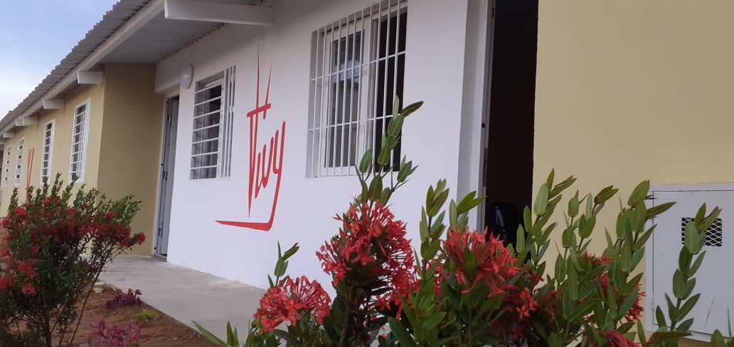 construpatriad1's tweet photo. Avanzar y continuar construyendo hogares dignos pese a la Pandemia y pese a las adversidades es la principal misión gracias al presidente Nicolás Maduro  @NicolasMaduro #GraciasPuebloHeróico la #GMVV sigue adelante! @IMVillarroel1 @Minhvi_Oficial @partidopsuv https://t.co/RwZDpt0Ymb