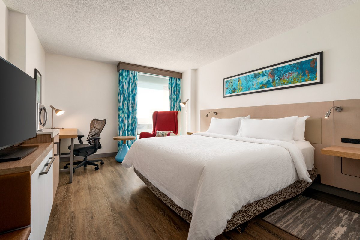Hilton Garden Inn SK tweet media