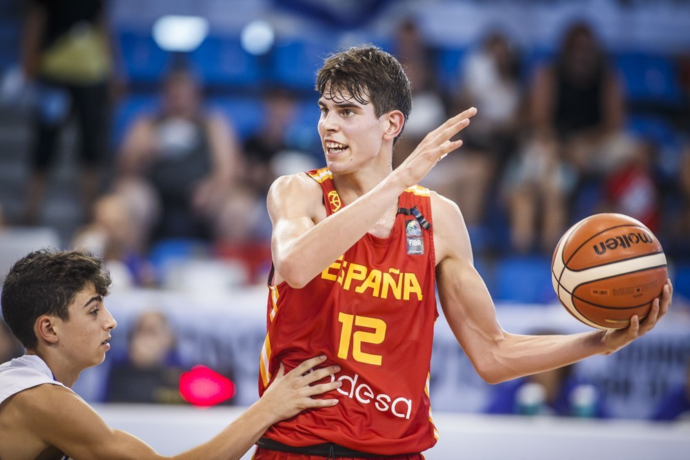 spanishoops's tweet image. Toni Naspler is a creative 6’4’’ guard who is developing outside a top tier youth team in Spain as Manresa. He is mainly a pass-first PG who likes to run the P&amp;amp;R very often and play drive&amp;amp;kicks. He tries to find an open teammate to pass the ball

ow.ly/FNXG50BbDBB