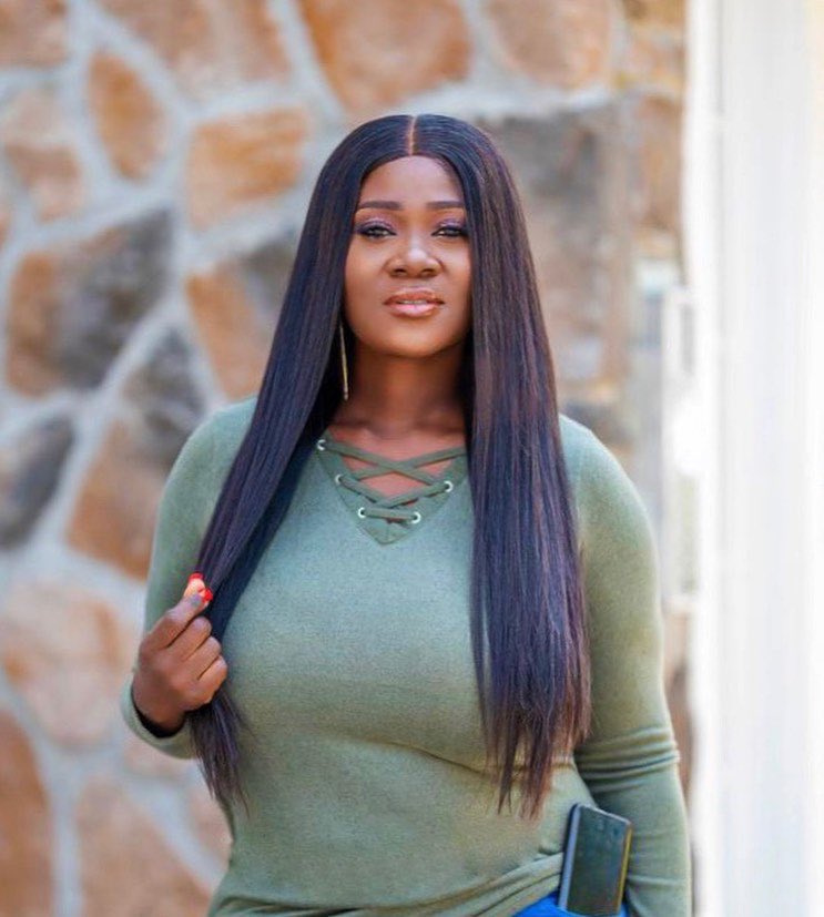 So that s how Mercy Johnson Okojie is celebrating her 36th birthday lowkey. 

Happy birthday 