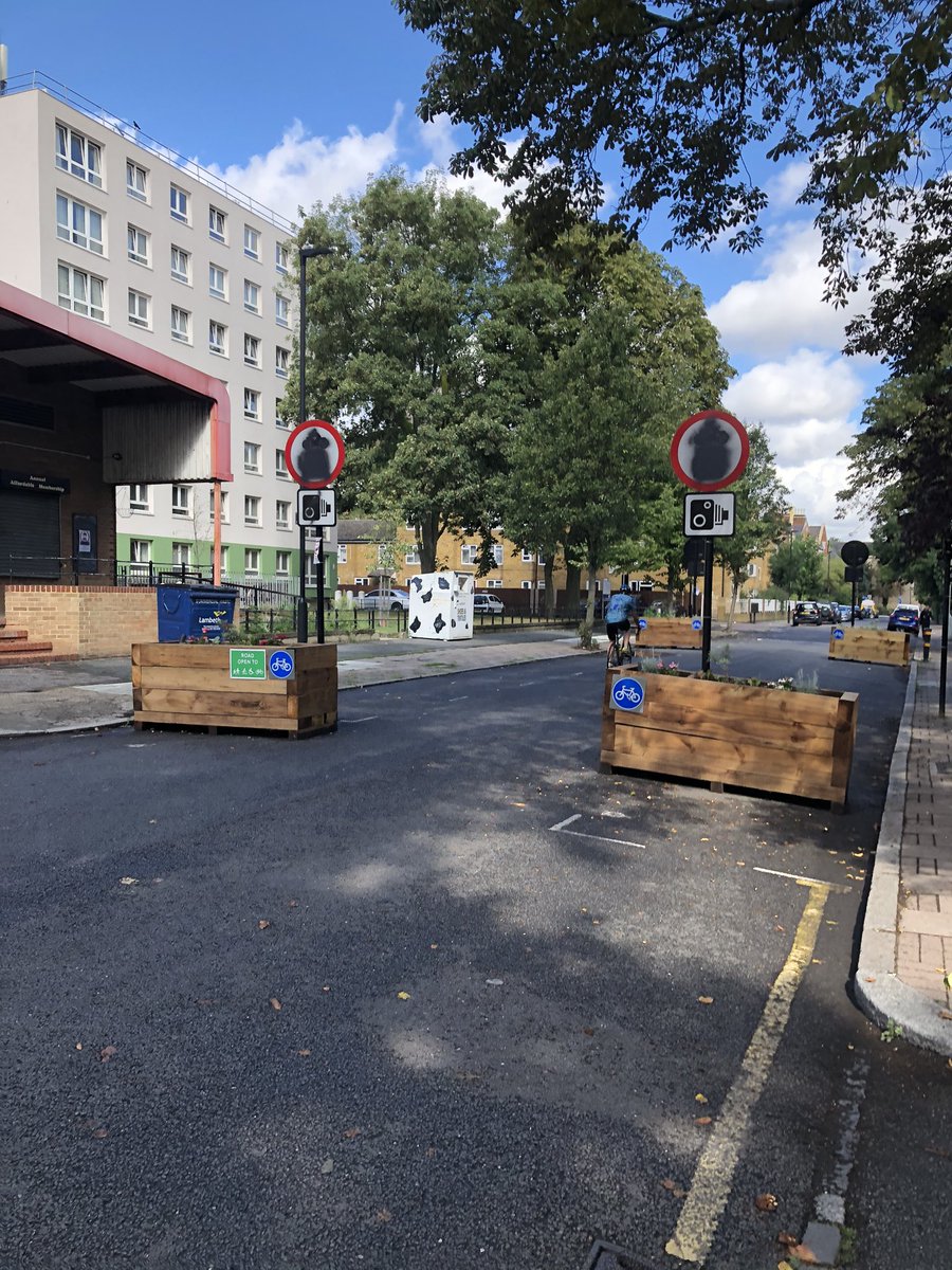 Update on the new filter on St Matthews Road in Brixton - someone from the car lobby’s vandalised the signs cc  @clairekholland