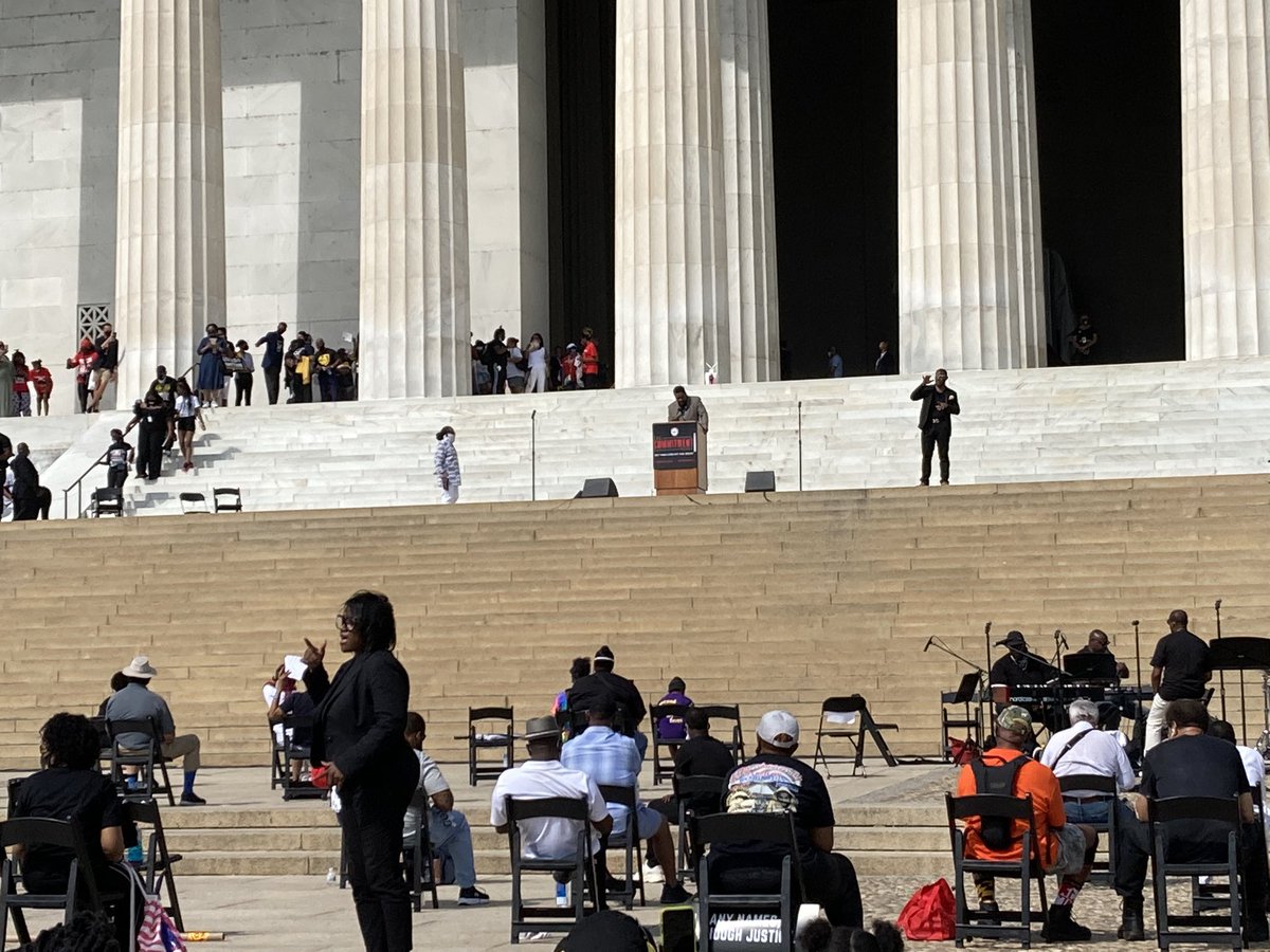 tomroussey7news's tweet photo. When I asked King if given COVID-19 he was pleased with today’s attendance: “Absolutely. This was never about numbers because of COVID.”
The crowd is large but there’s no way of knowing how big it would have been without a pandemic going on. #CommitmentMarch #ABC7March https://t.co/sPUKOYJbgs
