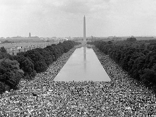 NYGovCuomo's tweet image. 57 years ago MLK’s words rang true & loud from the Lincoln Memorial across the world.
We have yet to realize Dr. King's dream—we live in a society that still devalues Black lives.
Today we stand in solidarity & in action for a more just & equal America.
#MarchOnWashington