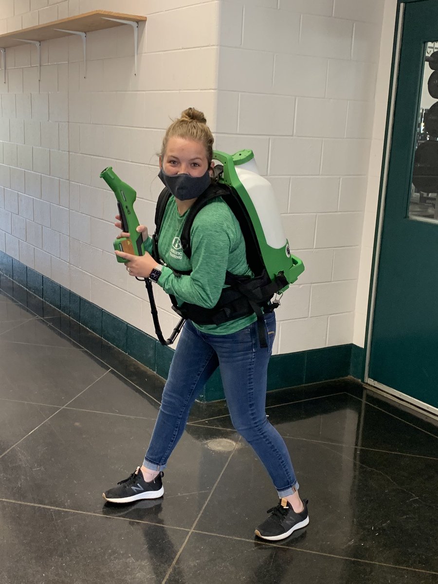 JamieKayWoodall's tweet photo. Meet @kyliee_aileen 💚She is a graduate student @HSUATSA @HSUATed and earning hours at @BrenhamISD @BrenhamCubAth to complete her degree and become a Certified Athletic Trainer!  I’ve known her for several years now &amp; very excited to have her! @NATA1950 @SWATAD6 @NATASLCreps https://t.co/VCyUvaUfi8