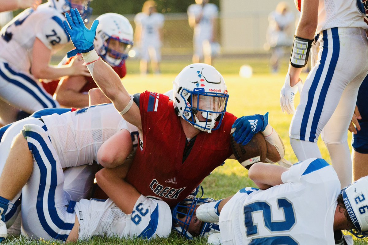 Jenniferboyce99's tweet photo. It’s game day! @Creek_FB @connor_fruits https://t.co/0laS6meUeD
