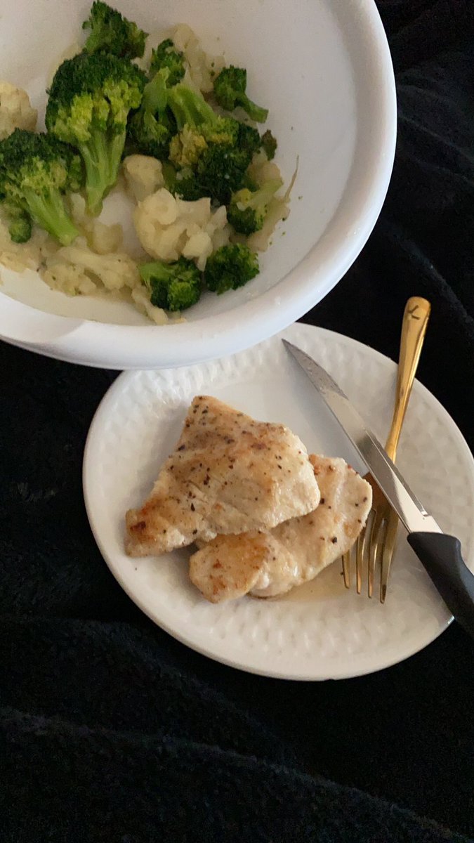 SabrinaSage8's tweet photo. Eat healthy and make your own meal, you save so much more money when you don’t go out. https://t.co/fIDDeUiWGF