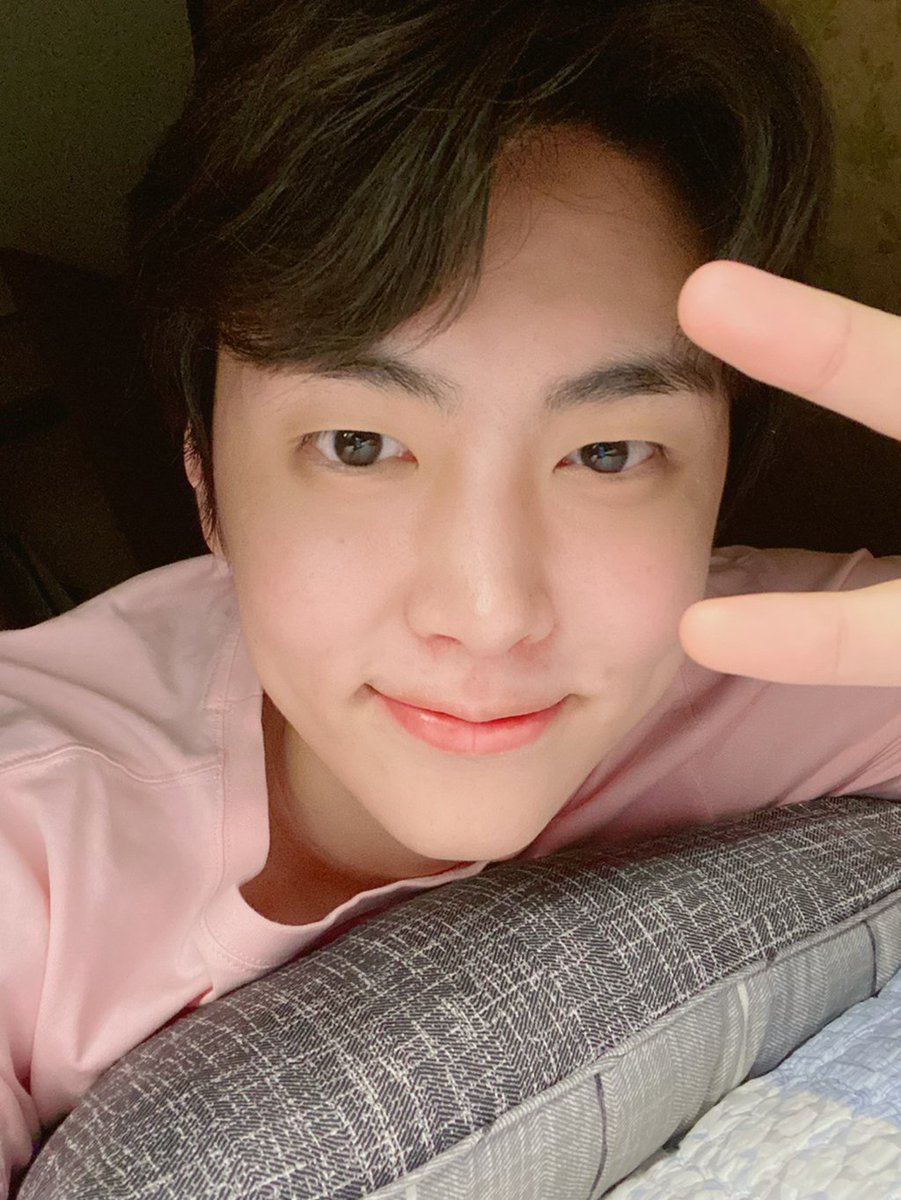 Latin_SF9's tweet photo. [FANCAFE] 200829 #JAEYOON

Titulo: Hoy tambien
"Gracias por su arduo trabajo^^
Fantasy tengan cuidado con su salud y no salgan mucho!!!❤️"

@SF9official #SF9 #에스에프나인 https://t.co/i8KdTbs9mV