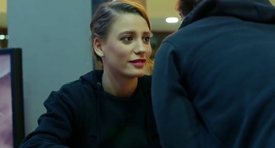 the way she looks at him...mira best gf  #Medcezir
