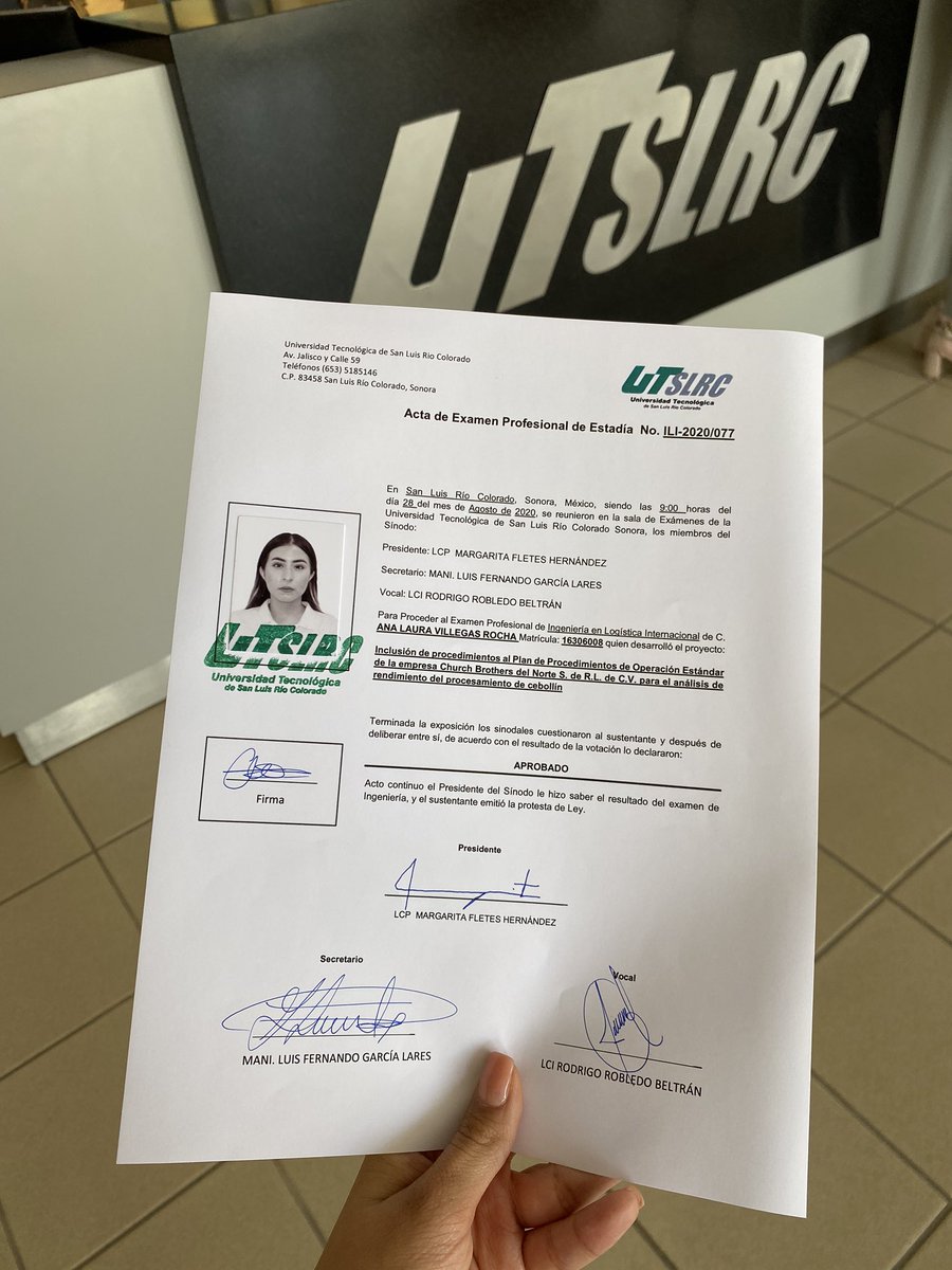 annuh_04's tweet photo. Ahora si oficialmente graduada como Ingeniera en Logística Internacional 🎓💪🏻 #ididit 🤫 https://t.co/NrTLZI483p