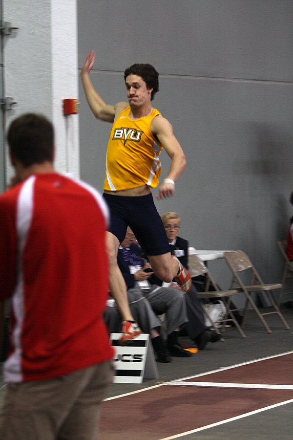 BVUAthletics's tweet photo. FLASHBACK FRIDAY: Relive the 2009 indoor national track &amp; field championship where Eric Bertelsen captured the long jump title (24' 2 1/2"; 7.38m).  He also captured the national title in the outdoor season.

Watch the video here: https://t.co/OeottSwpV1  #BeaverNation https://t.co/0dSAvH7gL5