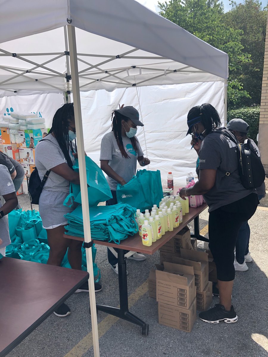 Excited to partner with @MolinaHealth and <a href="/AdvocateAurora/">Advocate Aurora Health</a> to host the drive-thru community baby shower at Advocate Trinity hospital in Chicago. The free event provides new &amp; expecting moms gift bags with infant health info, diapers, baby wipes, lotion, cloth face masks &amp; more.