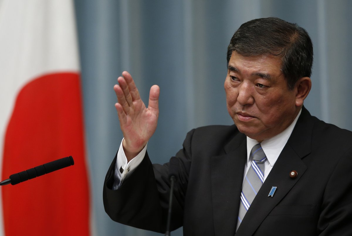 2/ Shigeru IshibaAbe's political rival, Ishiba has often been a vocal critic of the prime minister. A former defence minister, who has competed with Abe for party leadership, Ishiba leads a marginal LDP faction of 19 parliamentarians. More:  https://s.nikkei.com/34ID9lu 