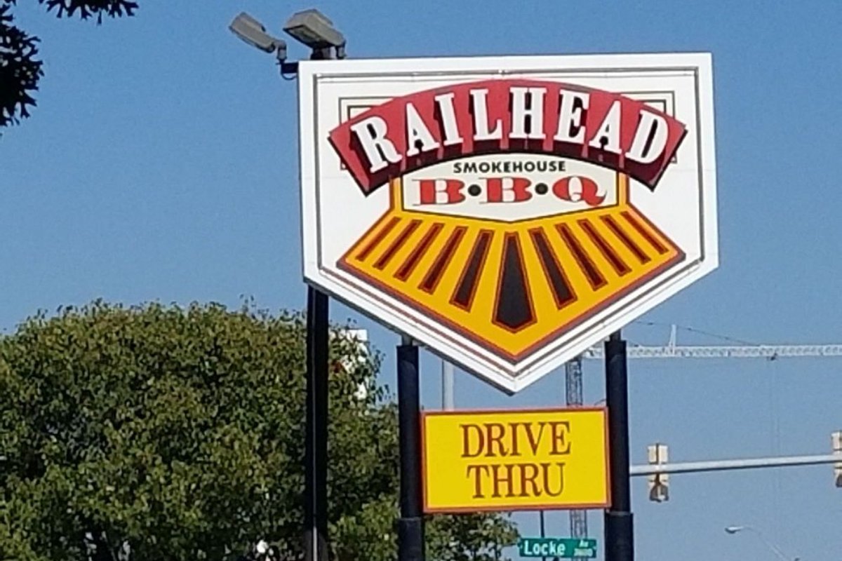 RailheadBBQ's tweet photo. We vow to always be there for the community that's always been there for us, Fort Worth. https://t.co/rjb1i6947N